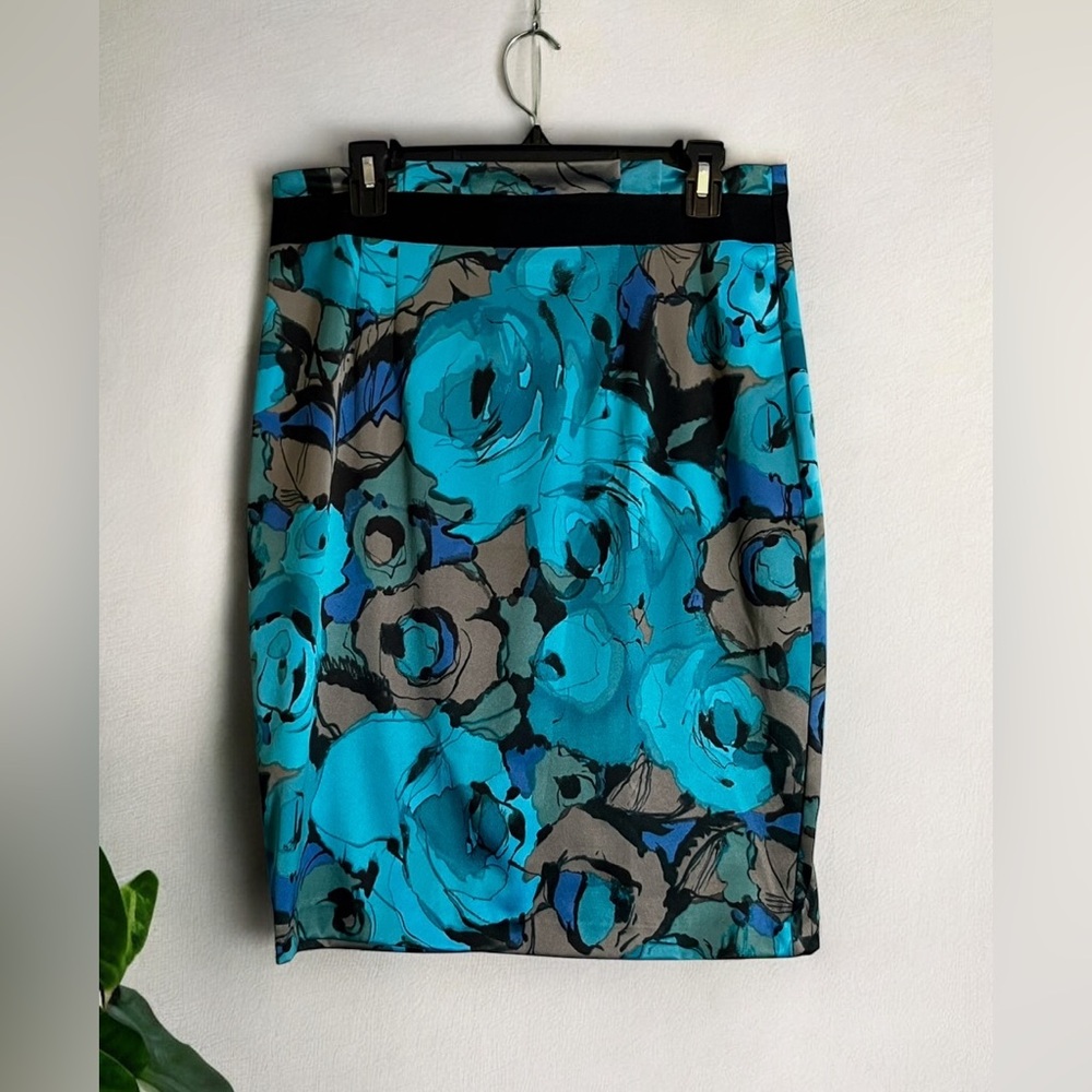 Floral Pencil Skirt by New York & Co. Multicolored. Size 10